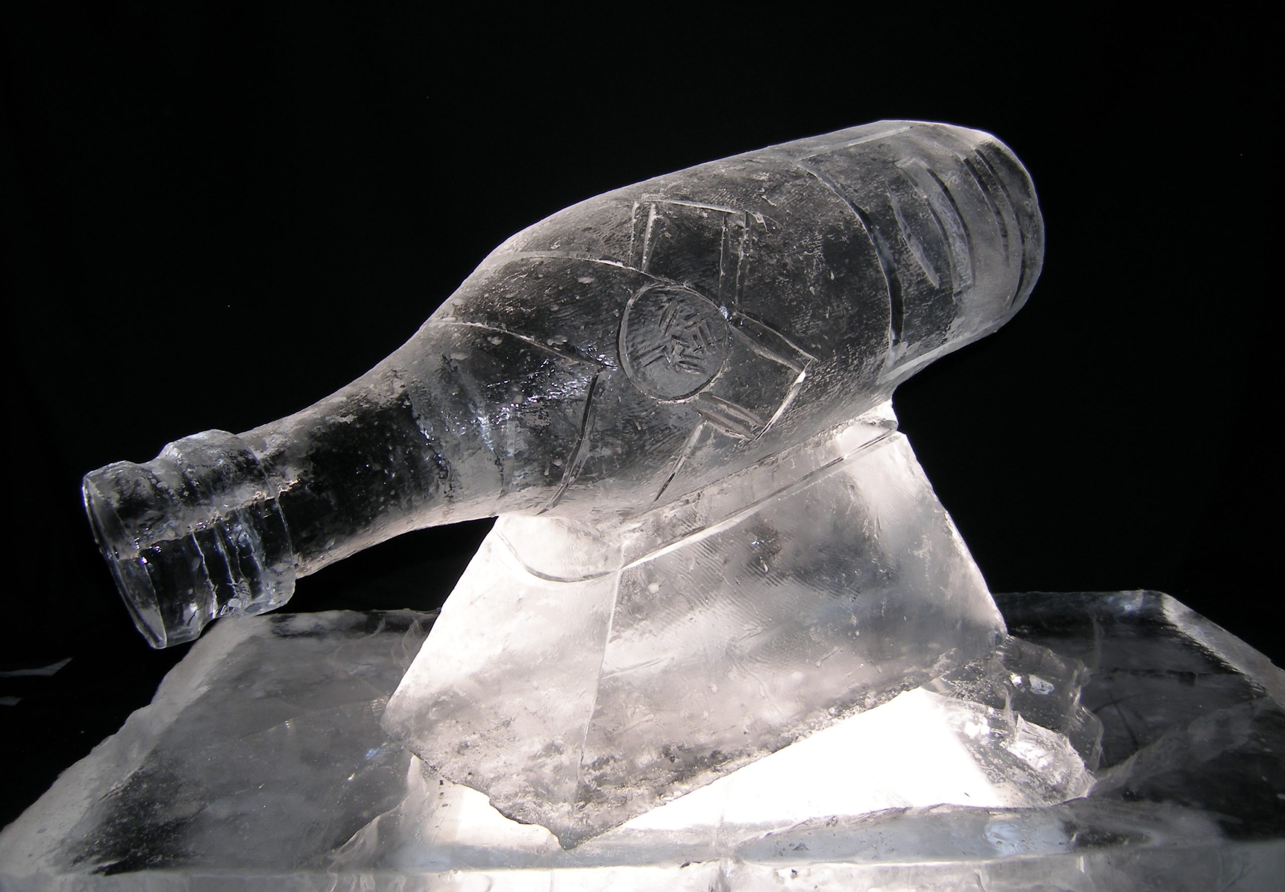 Moet Champagne Bottle Ice luge www.psdicear.co.uk ice sculptures