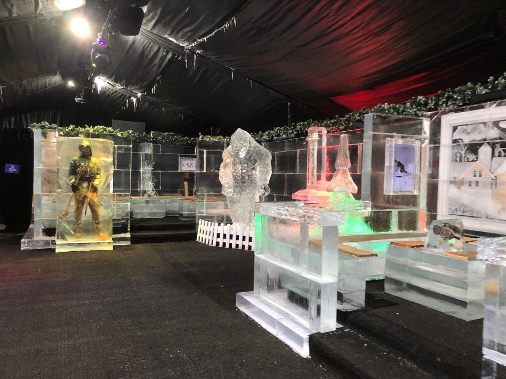 #BarIce on your visit to @hydeparkwinterwonderland to enjoy some of @mixtons fruity cocktails